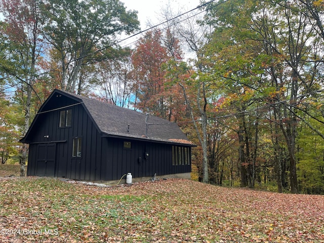 view of side of property