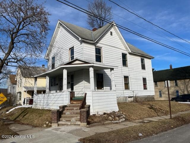 view of front of home featuring a porch