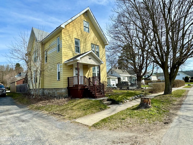 view of front property