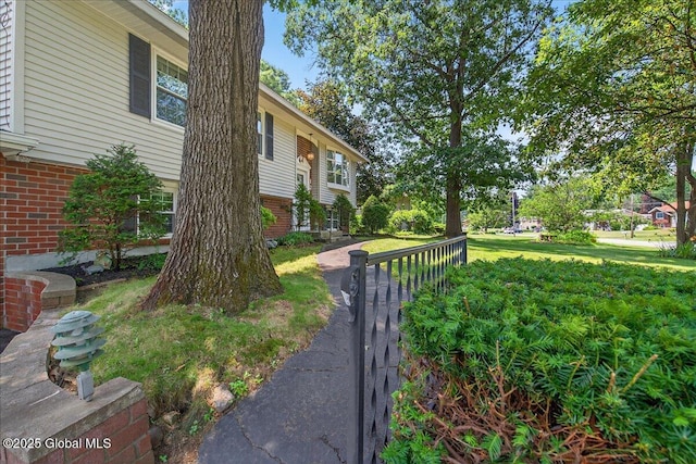 12 Lori Ln, Clifton Park, NY 12065 - view of yard