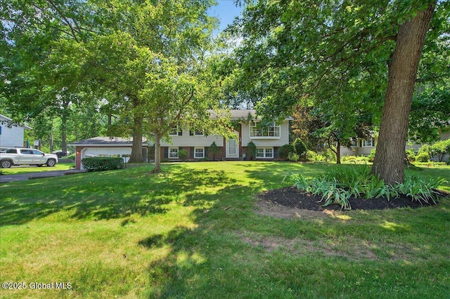 12 Lori Ln, Clifton Park, NY 12065 - split foyer home featuring a front yard
