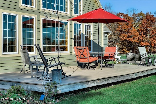 view of wooden deck