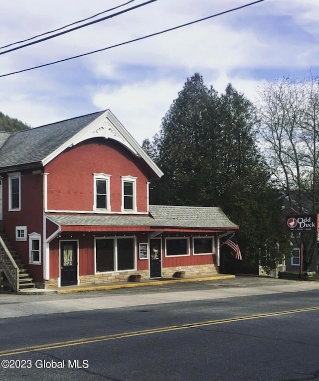 view of front of house