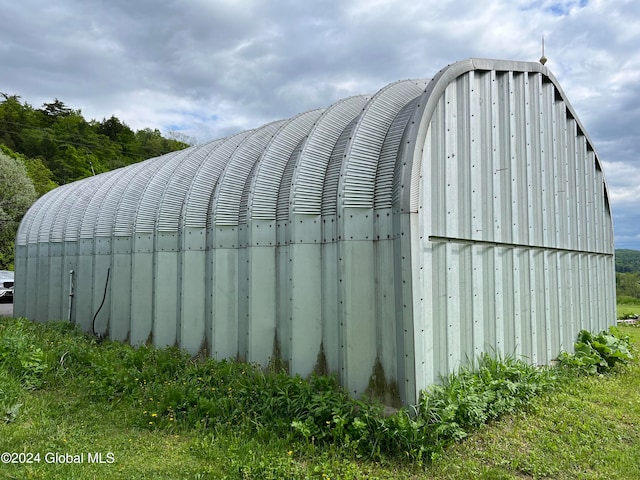 view of outdoor structure