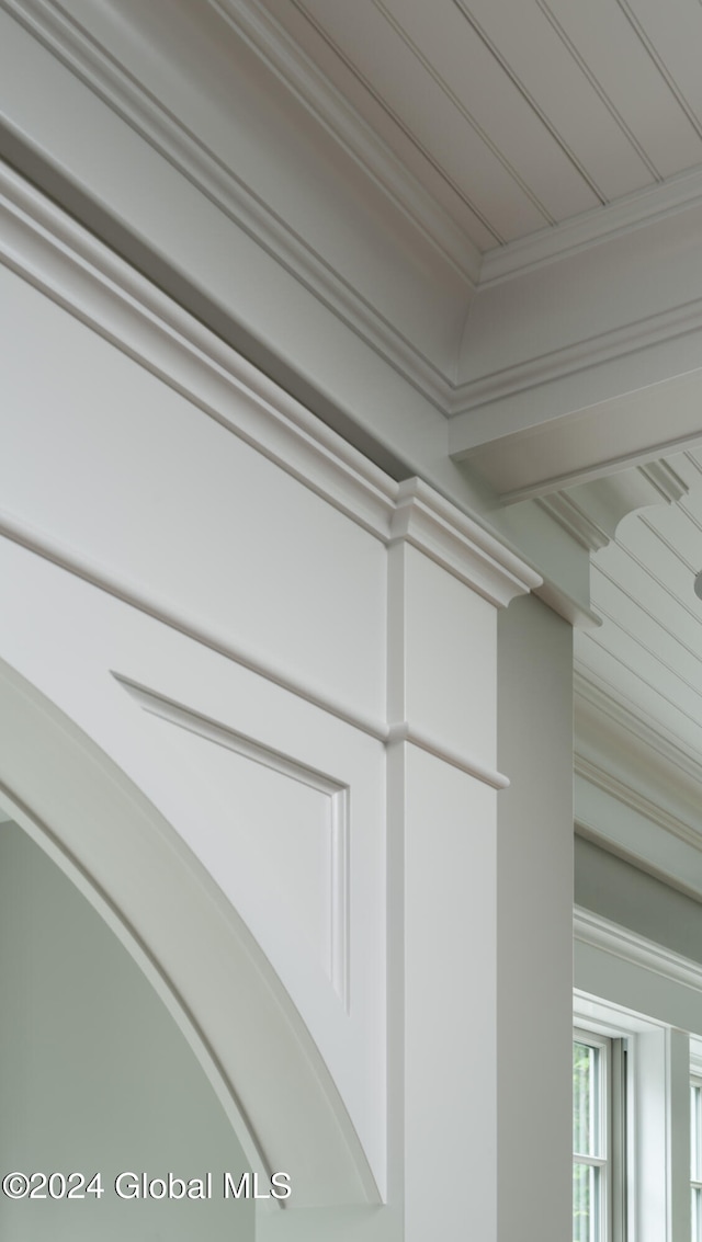 interior details with crown molding