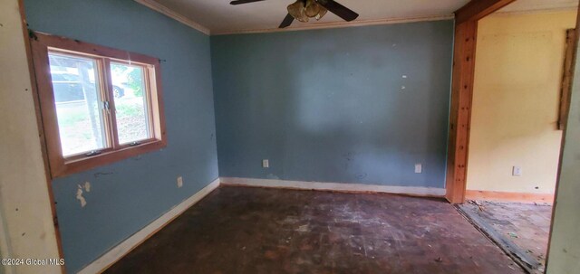 unfurnished room with ceiling fan