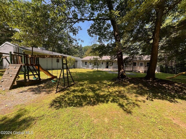 view of yard featuring a playground