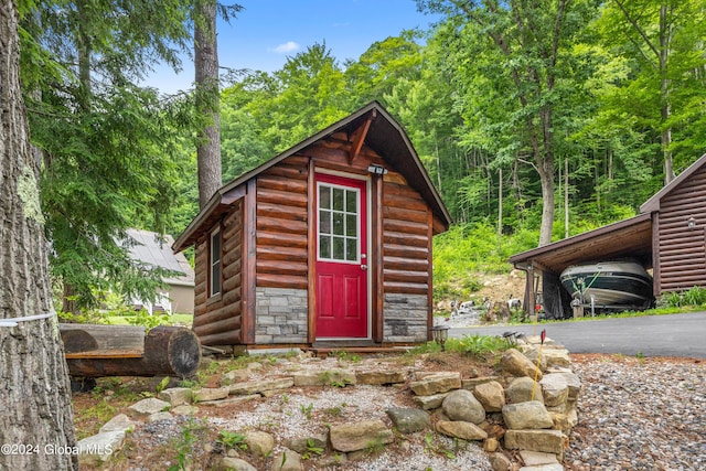 view of outbuilding