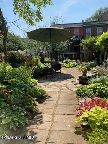 view of yard with a patio area