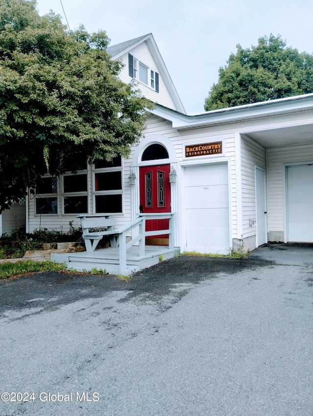 view of front of house featuring a garage