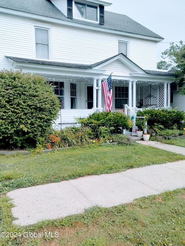 view of front of property