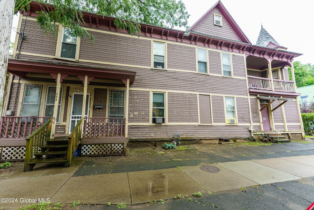 view of front of property with a porch