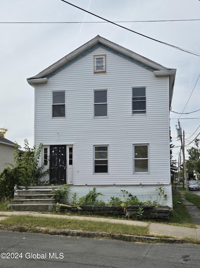 view of front facade