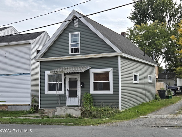 view of front of house