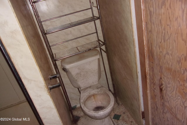 bathroom featuring toilet