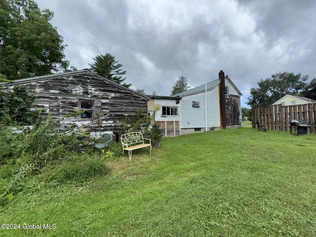 exterior space featuring a yard