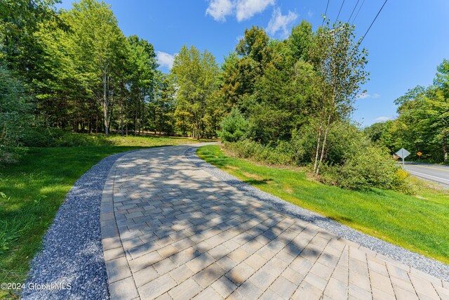 1095 W Mountain Rd, Queensbury, NY 12804