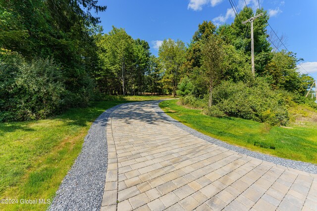 1095 W Mountain Rd, Queensbury, NY 12804