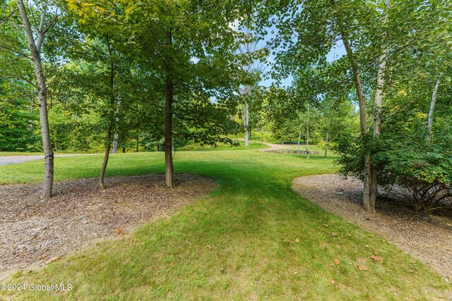1095 W Mountain Rd, Queensbury, NY 12804