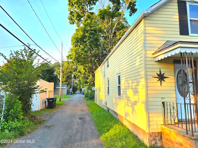 view of home's exterior