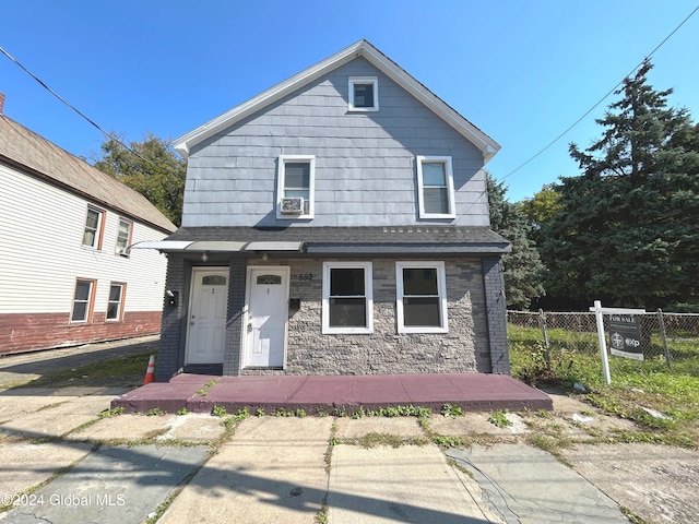 view of front of house