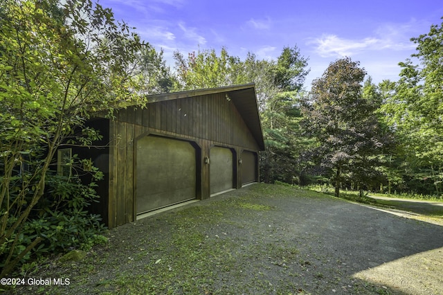135 Sparrowhawk Lake Rd, Maryland, NY 12155 - detached garage with driveway