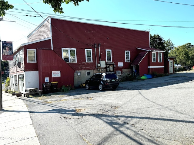 view of front of property with an attached carport
