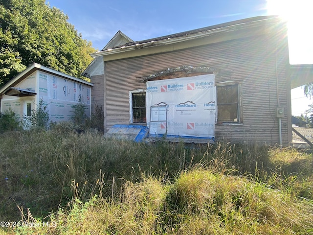 8 First Ln, Port Henry, NY 12974 - view of side of home