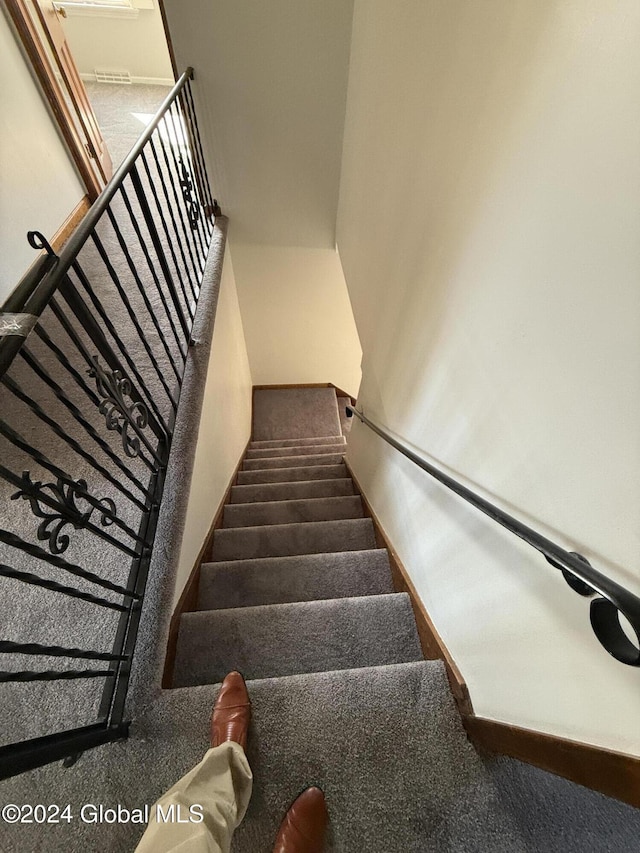 25 Kling Ter, Voorheesville, NY 12186 - view of stairway