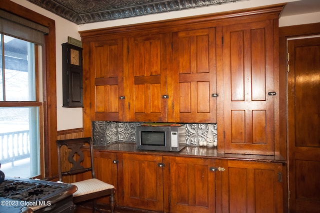 kitchen featuring tasteful backsplash