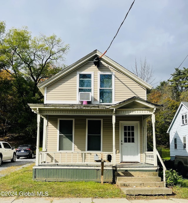 view of front of property featuring a porch