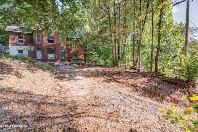 view of front facade with brick siding