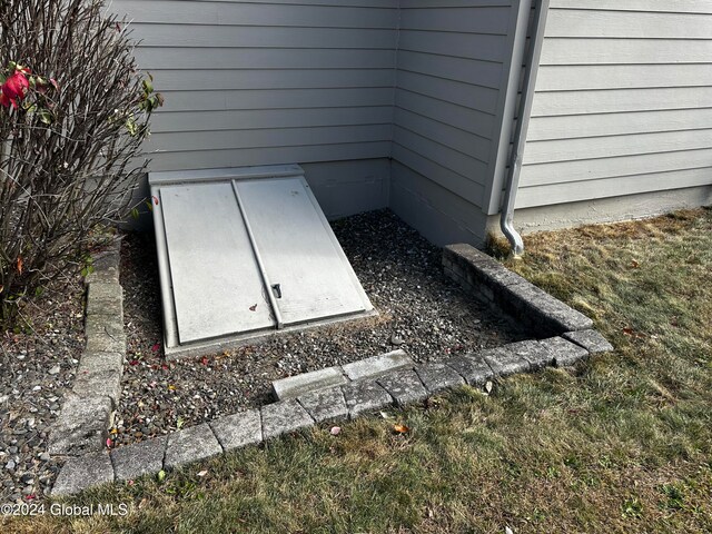 view of entry to storm shelter