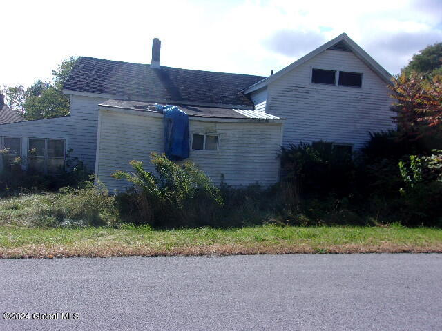 view of home's exterior