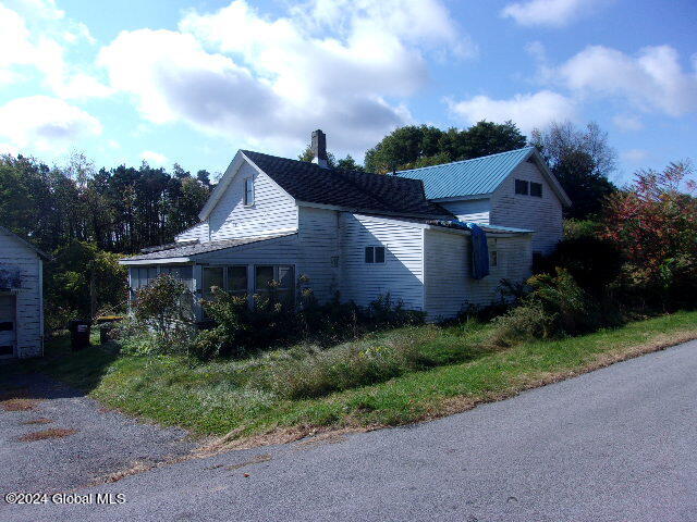 view of side of property