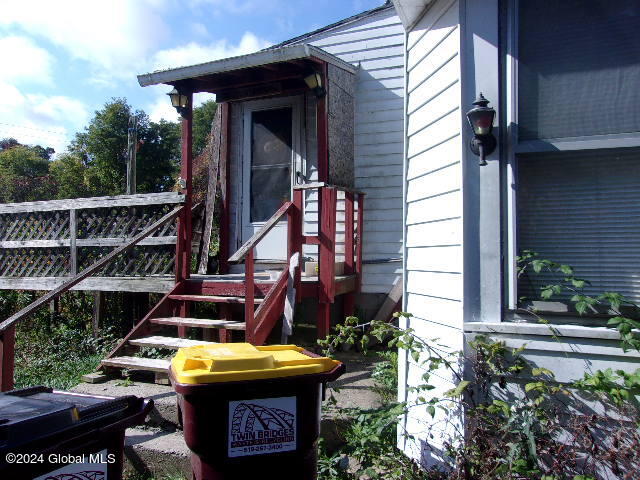 view of exterior entry