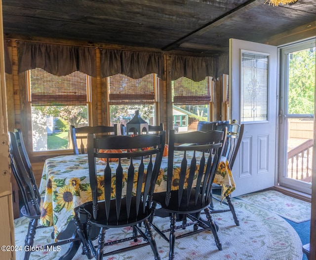 dining room with carpet flooring