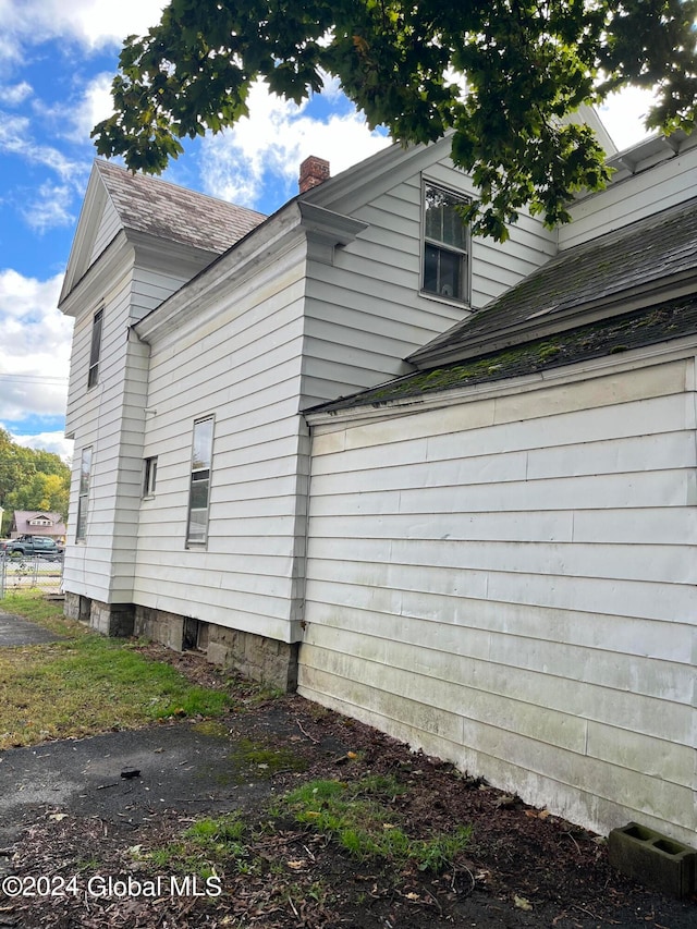 view of home's exterior