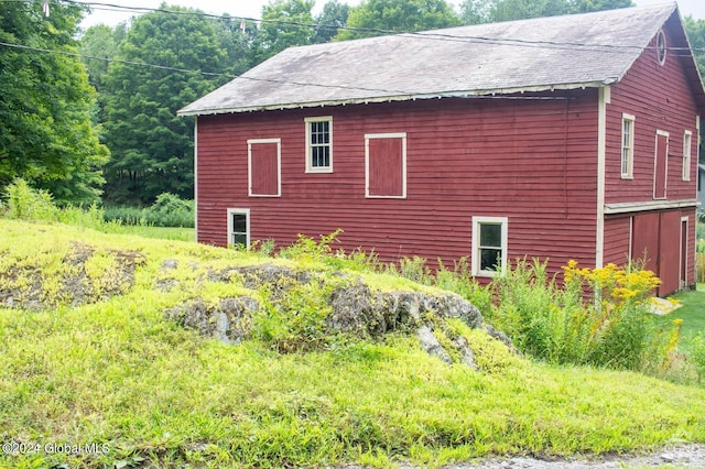 view of property exterior