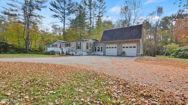 view of front facade featuring a garage