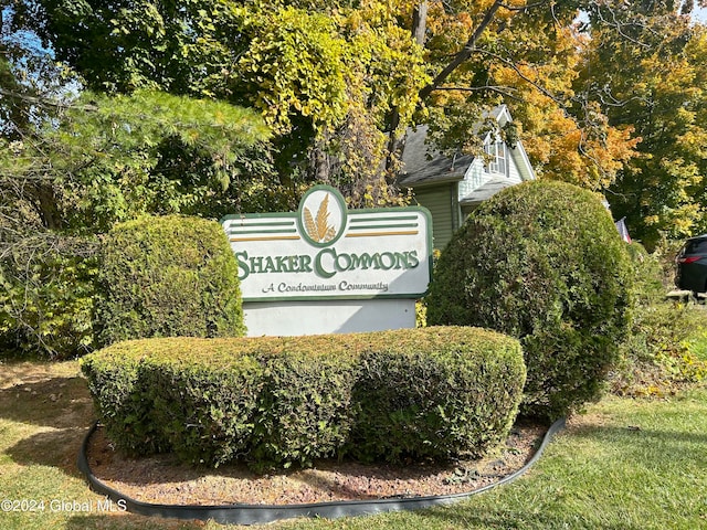 view of community / neighborhood sign