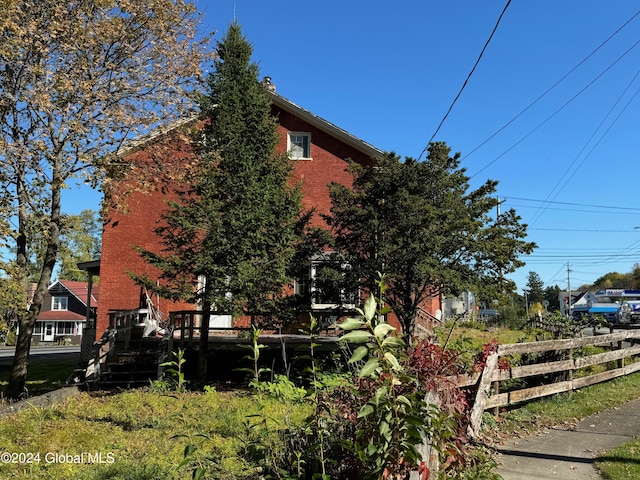 view of home's exterior