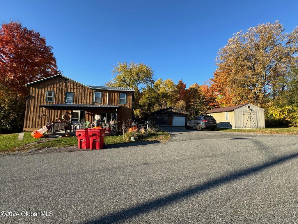17 Tin Pan Aly, Ticonderoga, NY 12883 - photo 1
