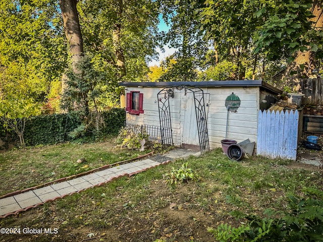 view of outbuilding