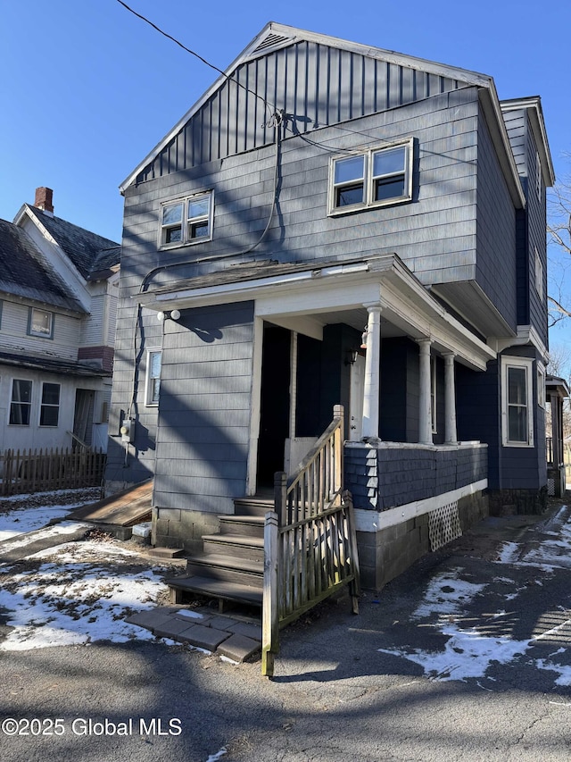 view of front of home