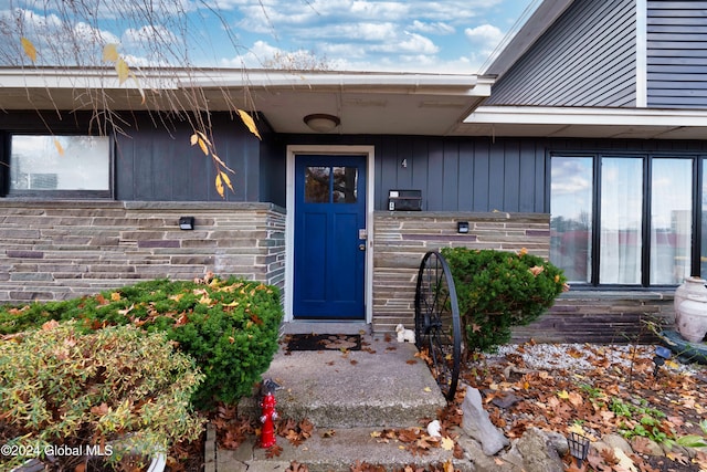 view of property entrance