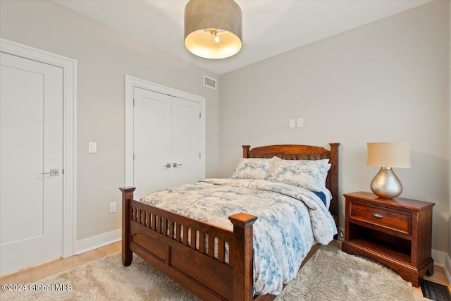 bedroom featuring a closet