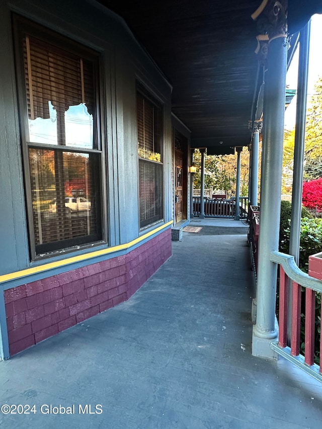 view of patio featuring covered porch