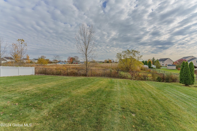 5 Teasdale Ct, Colonie, NY 12189 - view of yard featuring fence and a residential view