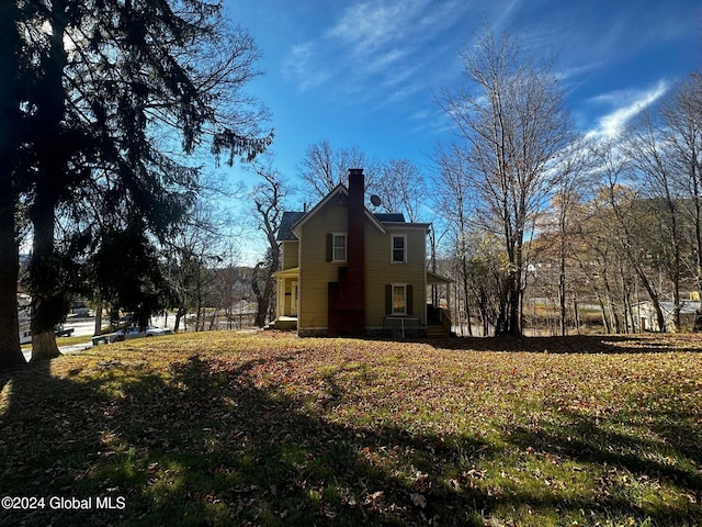 view of side of property